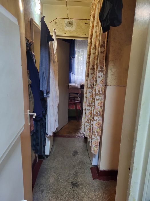 Apartament 3 camere  DECOMANDAT, etaj 1 – zona Aeroport