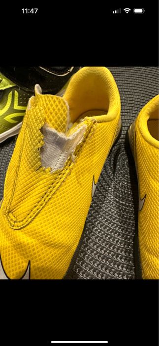 Nike mar 27 cu 2 defecte