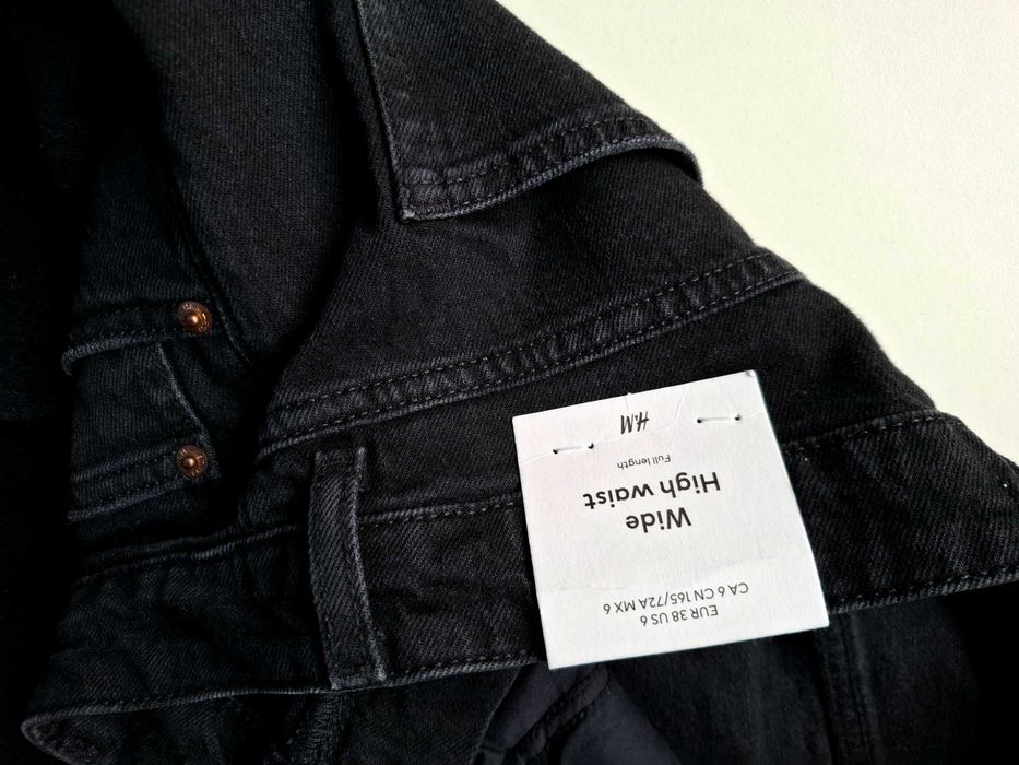 Чисно нови черни дънки на H&M с широк прав крачол