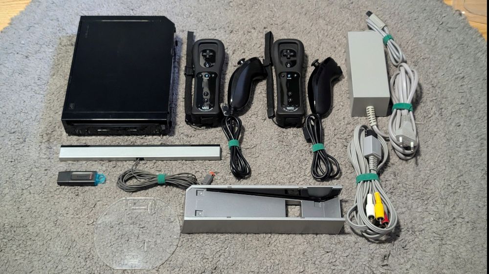 Consola Nintendo Wii Black Modata 2manete/nunchuckuri 64gb motionplus