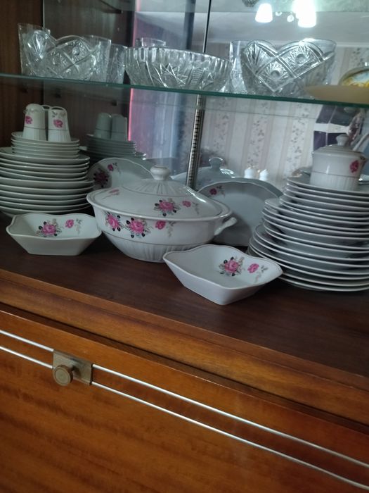 Столовый сервиз.