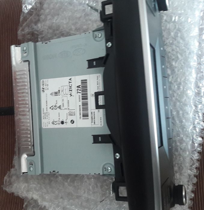 Продам автомагнитола новый