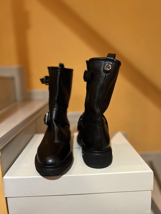 Emporio Armani Black - Чисто Нови.