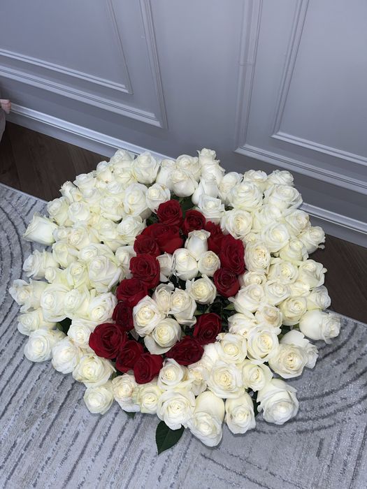 111 Белые розы D