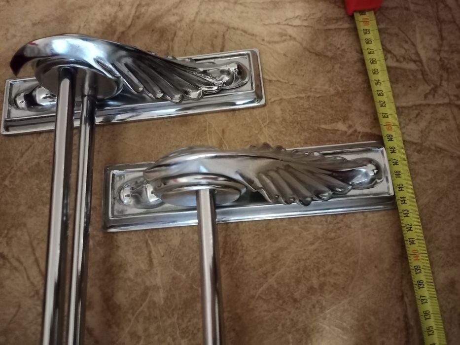 Продам карнизы железные  155 см