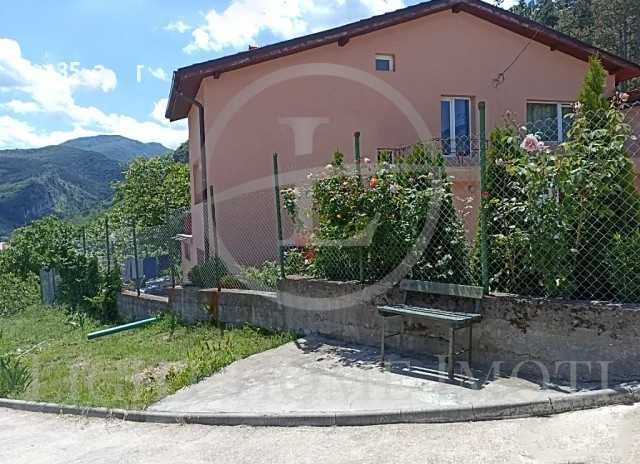 Продава се Къща в Кричим - 252 кв.м за 993 €/кв.м - Снимка #12