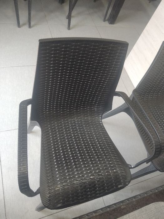 Fast foodga stol stul sotiladi