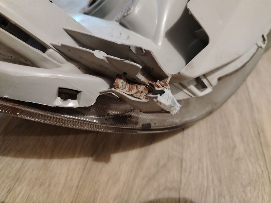 Фара от Corolla 130 Matrix America