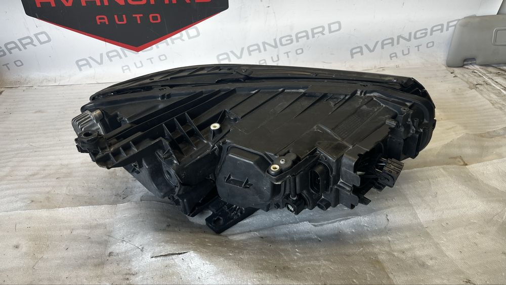 2 броя Ляв фар VW Passat B8 3G