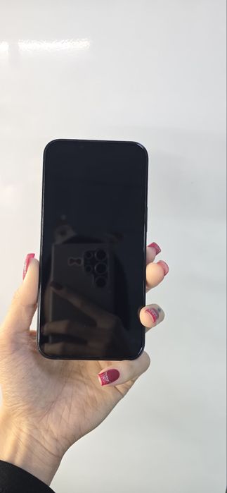 Продам  Iphone 13