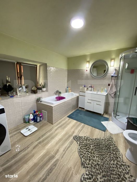 Casa de vanzare, 3 camere, 150 mp, 3.687 mp teren - Livezile