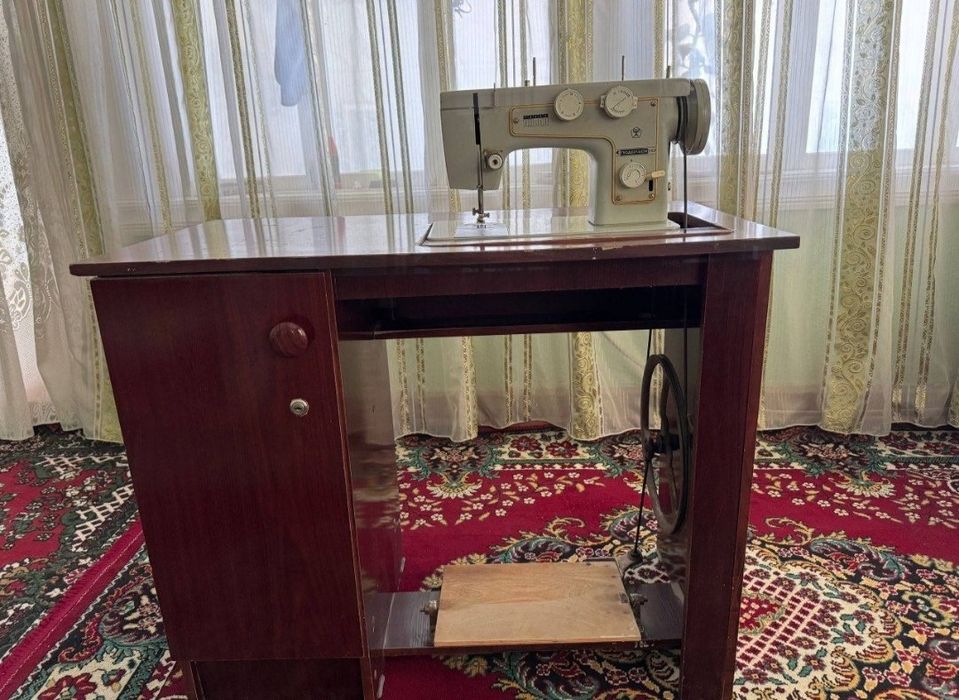 Швейная машинка - Подольск 142. Tikuv mashinasi - Podolsk 142.