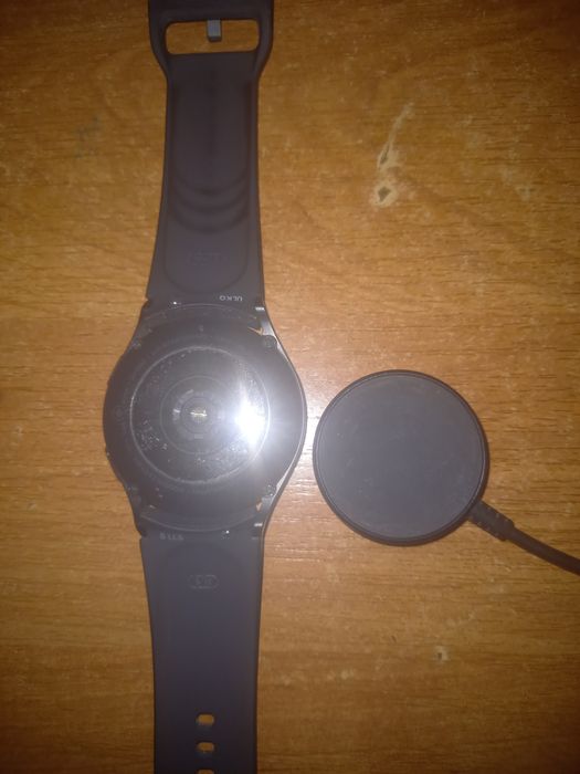 Смарт часы Samsung Watch 4
