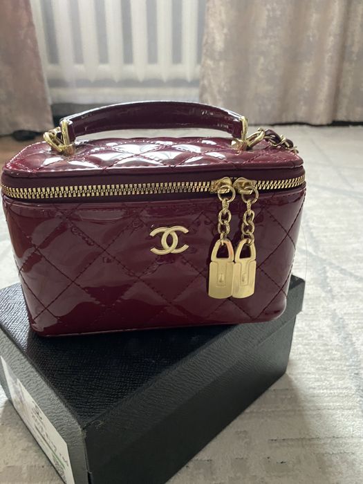 Сумка Chanel красного света