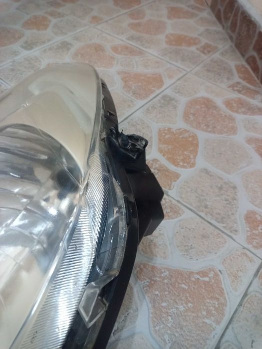 Ляв фар Тойота Ярис 2006 г.