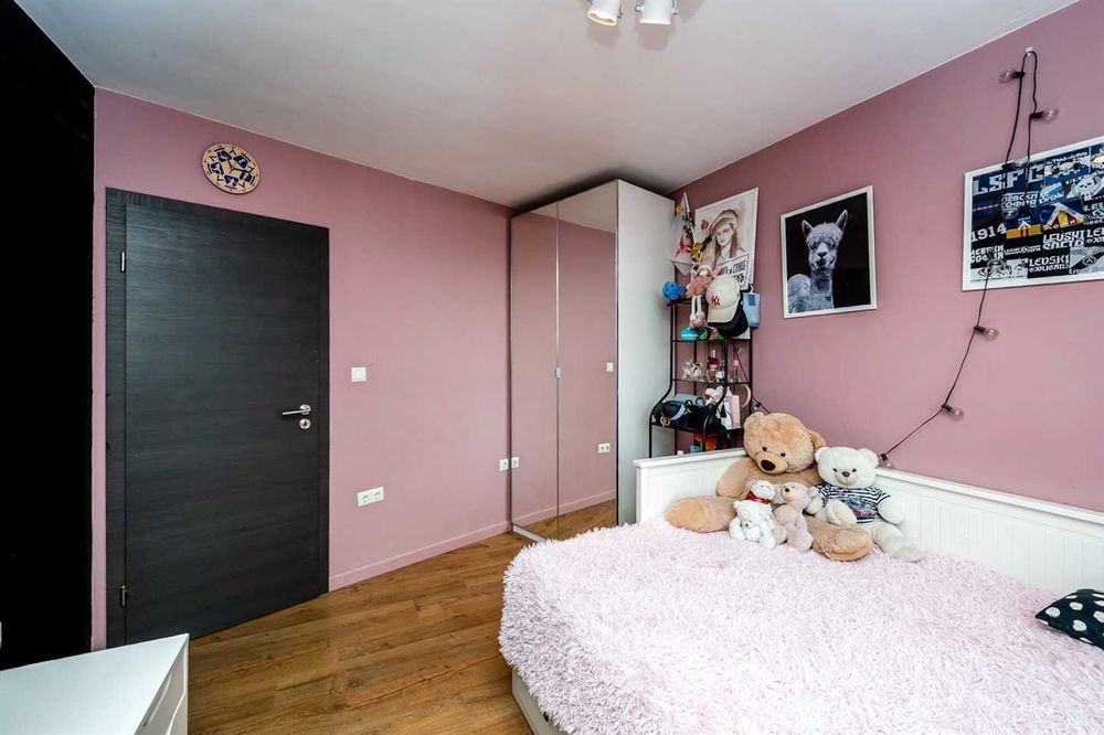 Многостаен апартамент, напълно обзаведен, до бъдеща метростанция