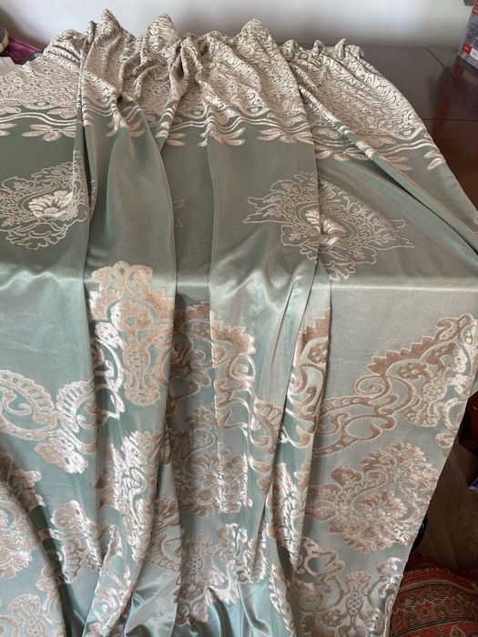 Продам красивые шторы б/у в бирюзовом цвете