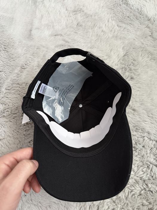 Calvin Klein sapca unisex neagra cu logo mic metalic noua originala