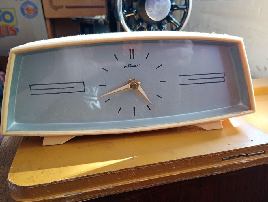 Облигации пишеща машина стар касов апарат часовници