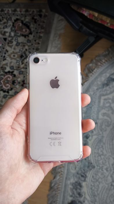 iPhone 8 состояние хорошее
