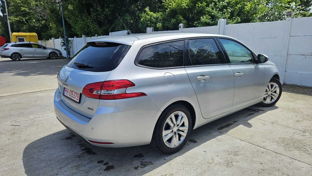 Peugeot 308 2016- Carte RAR - Nr Rosii - 110 CP - Posibilitate RATE