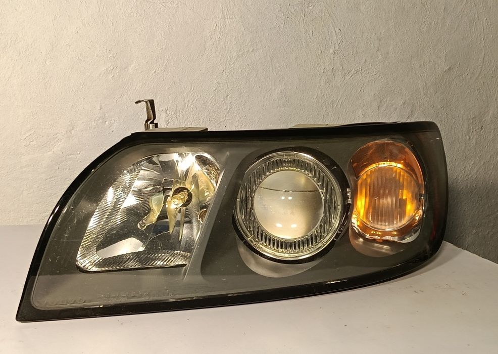 Фарове с лупа за Volvo V50/ S40 – оригинални