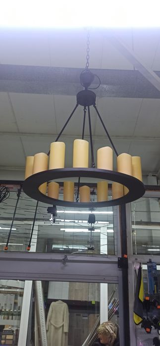 Продам большую люстру.