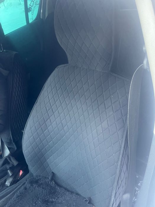 Продам авточехол в хорошем состоянии