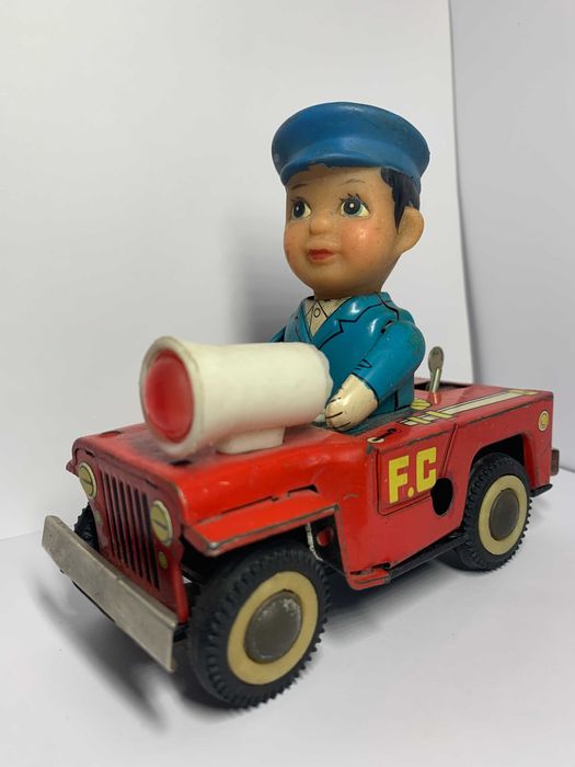 Masinuta MF884 Willis motor FireChief China joc jucarie comunism