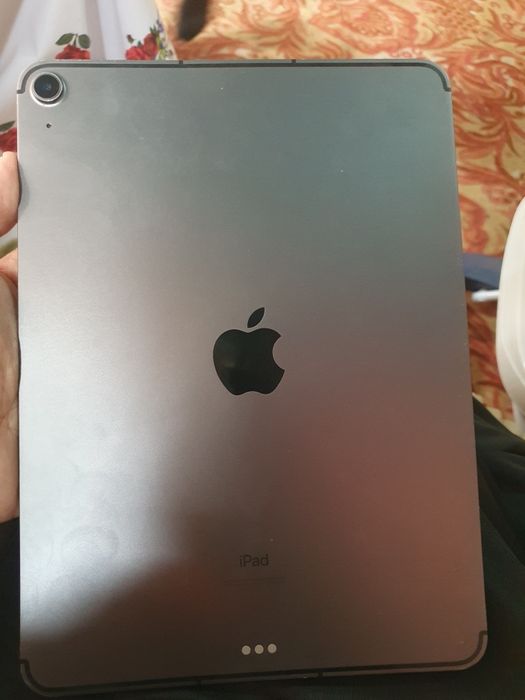 Продам iPad Air 4го поколение