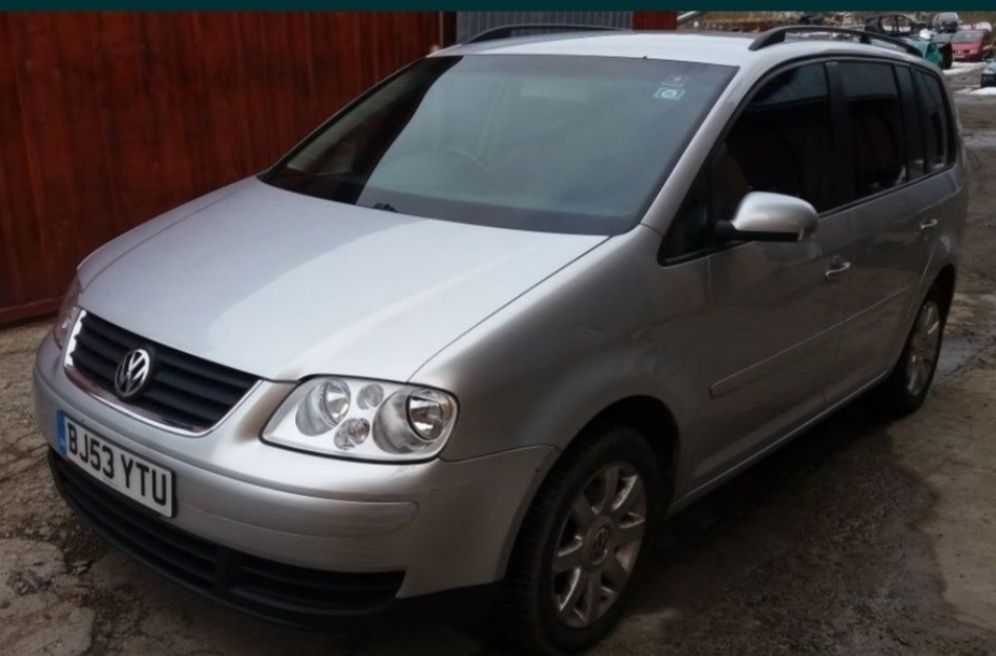 Gura grila ventilatie bord centrala vw touran 2.0 tdi 136 cp azv