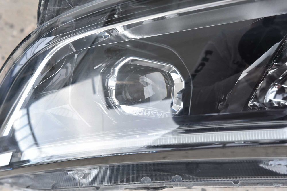 Десен фар за NISSAN QASHQAI 2 - 2020 година