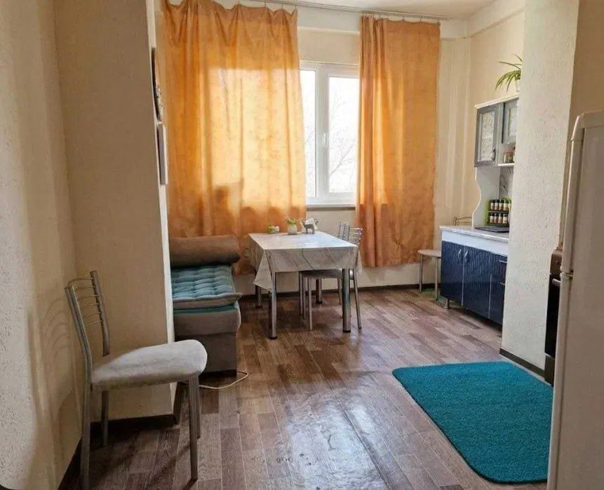 Срочно Продаётся Бабура Высокопотолчка 2/3/5 ремонт средний с мебелью