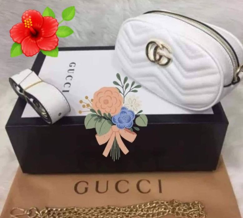 Borseta/geanta mini,curea si lant detașabil, logo auriu,saculet, etich