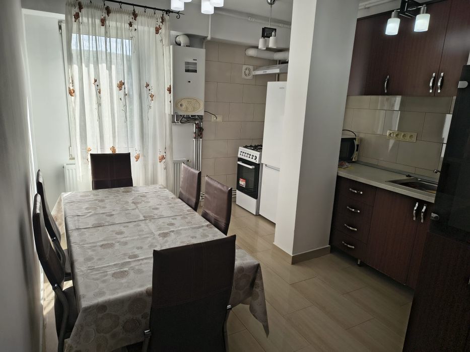 Apartament de închiriat cu două camere, confort 1. Apartament de află în cartierul Tudor ( Corina)