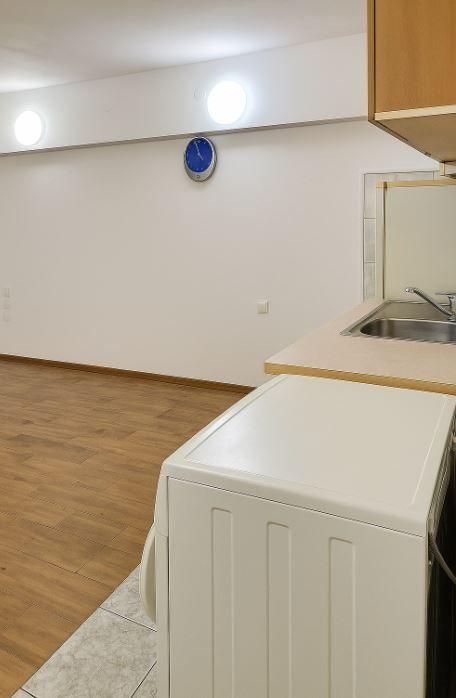 Дава се под наем Едностаен апартамент в Варна, Гръцка махала - 25 кв.м за 245 € - Снимка #1