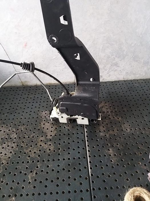 Broasca usa stanga fata jeep grand cherokee 4 wk wk2 p04589921afa