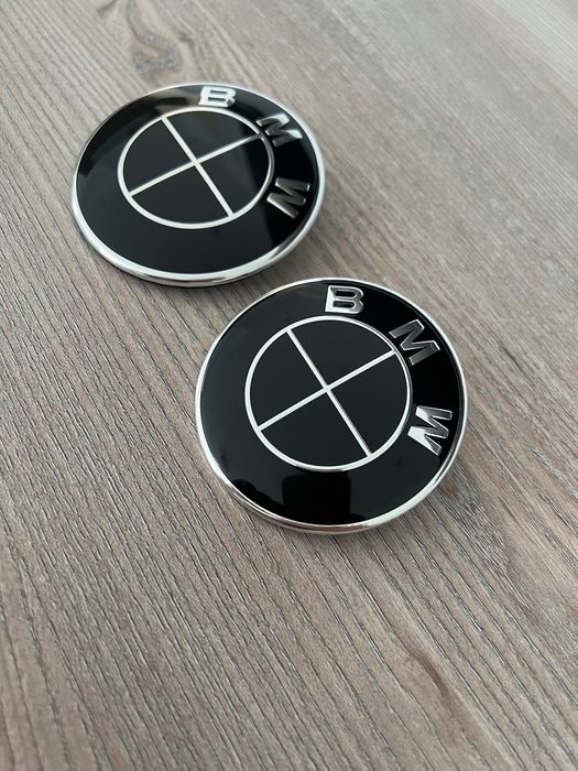 Емблеми за БМВ 82мм, 74мм и 45мм за волан Черна и Черно-бяла