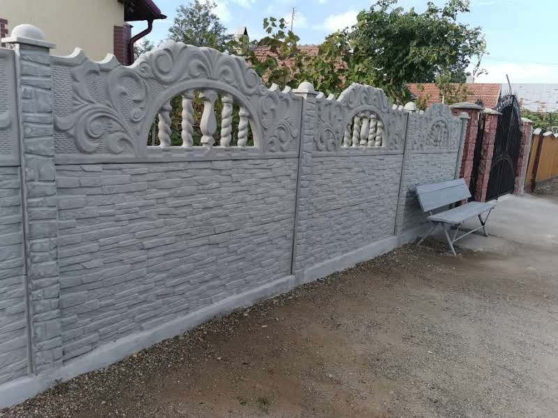 Montaj Gard beton, placi si stalpi gard Jaluzea