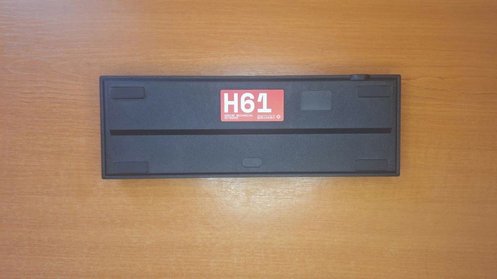 Tastatură Mecanică Gaming QwertyKey H61 Split Neagră – Hotswap 5-Pin, Full RGB, Prelubrifiată