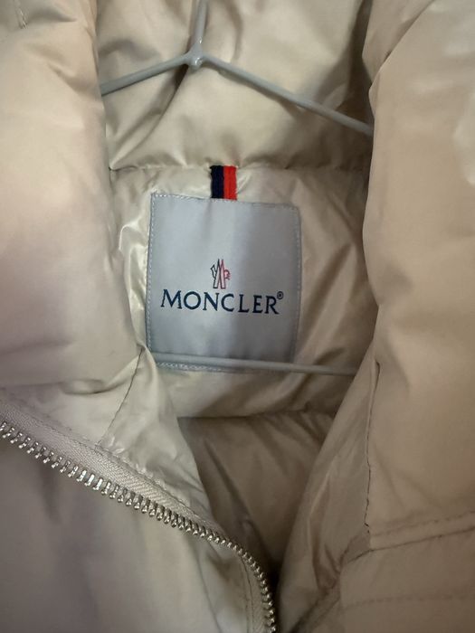 Дамски елек moncler