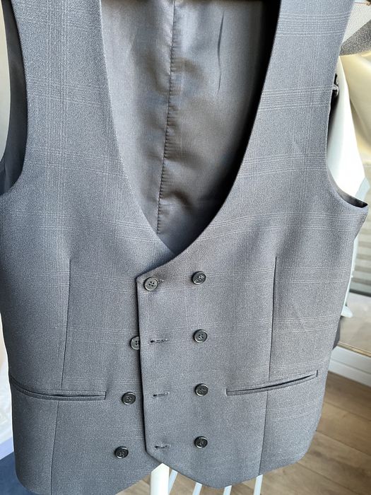 Костюм мужской тройка