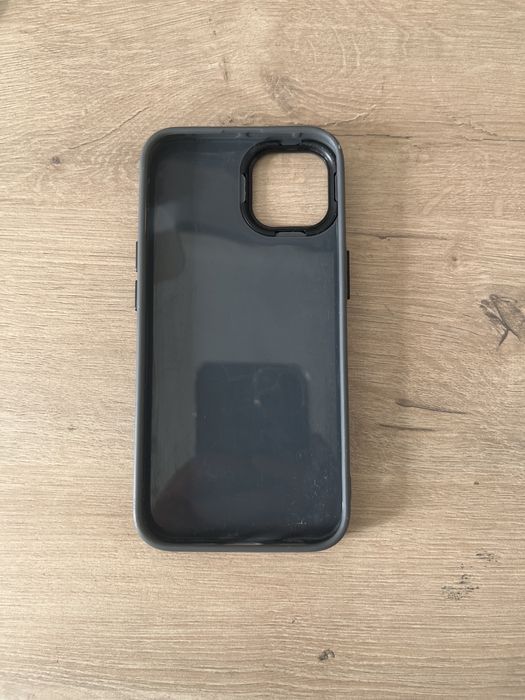 Продаю чехол На IPHONE 13