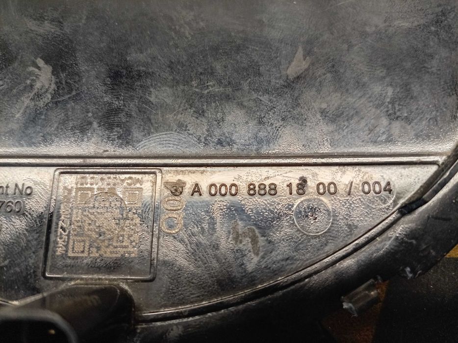 Емблема Mercedes W206