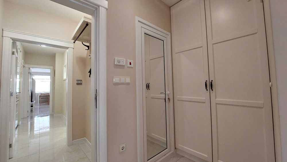 Дава се под наем Тристаен апартамент в Варна, Център - 100 кв.м за 847.62 € - Снимка #15