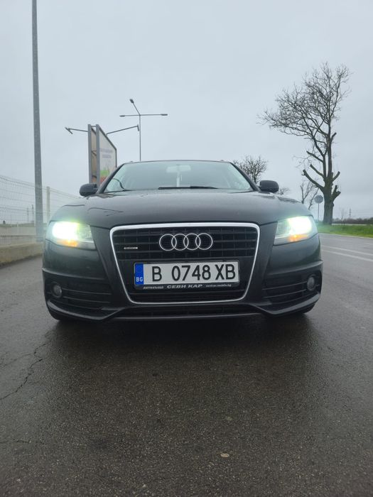 Audi A4 B8. Audi