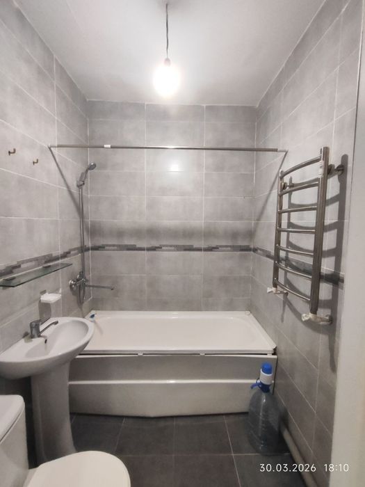 Продается 2 комнатная в новостройке . Кадышева.