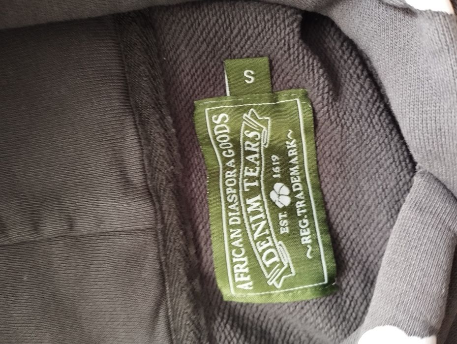 Продавам сив Denim tears