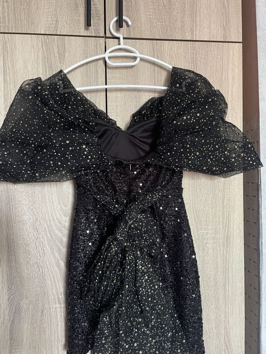 Черна къса рокля с панделка