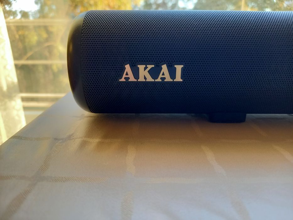 Саундбар  Akai  на една година.